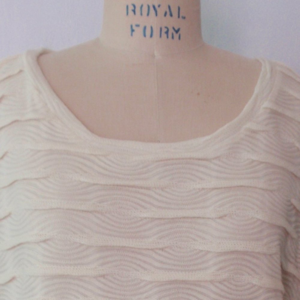 FOREVER 21 CREAM 3D PINTUCKED NOVELTY KNIT SWEATER L - Picture 7 of 9